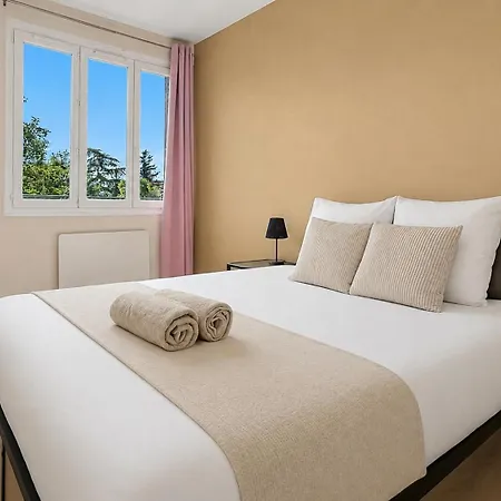Lumineux Avec Balcon Et Parking Gratuit *